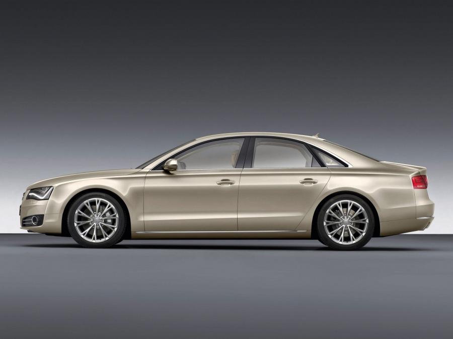  Audi A8 4.2 FSI Quattro (D4) 2010 года  (WW) (фото 2 из 30)